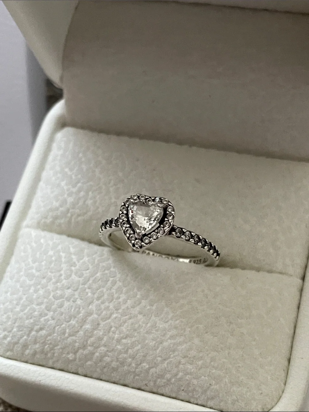 ✨Pandora Silver CZ Elevated Heart Ring✨Like New condition Size 5